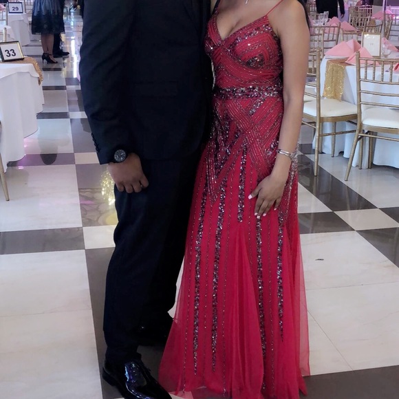 Red marina beaded gown/dress/prom - Picture 4 of 4